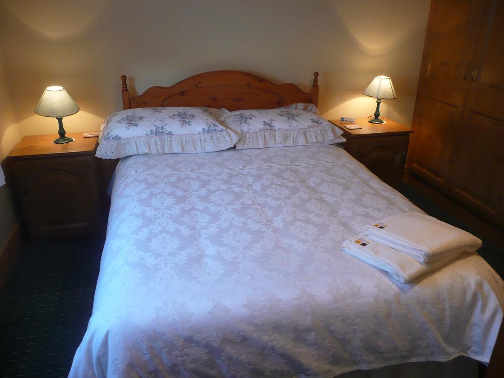 The Three Arches Bed & Breakfast Louisburgh Phòng bức ảnh