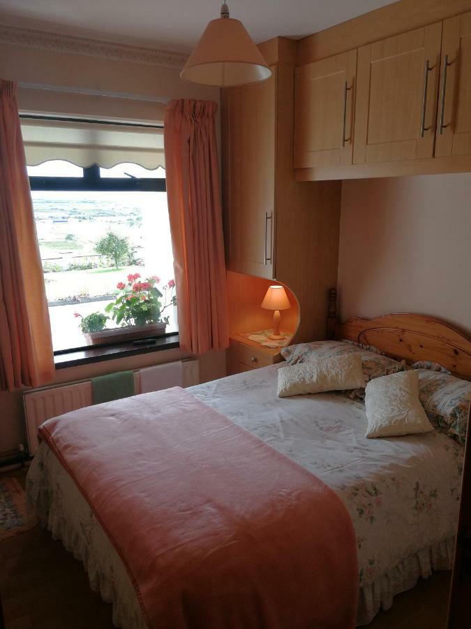 The Three Arches Bed & Breakfast Louisburgh Ngoại thất bức ảnh